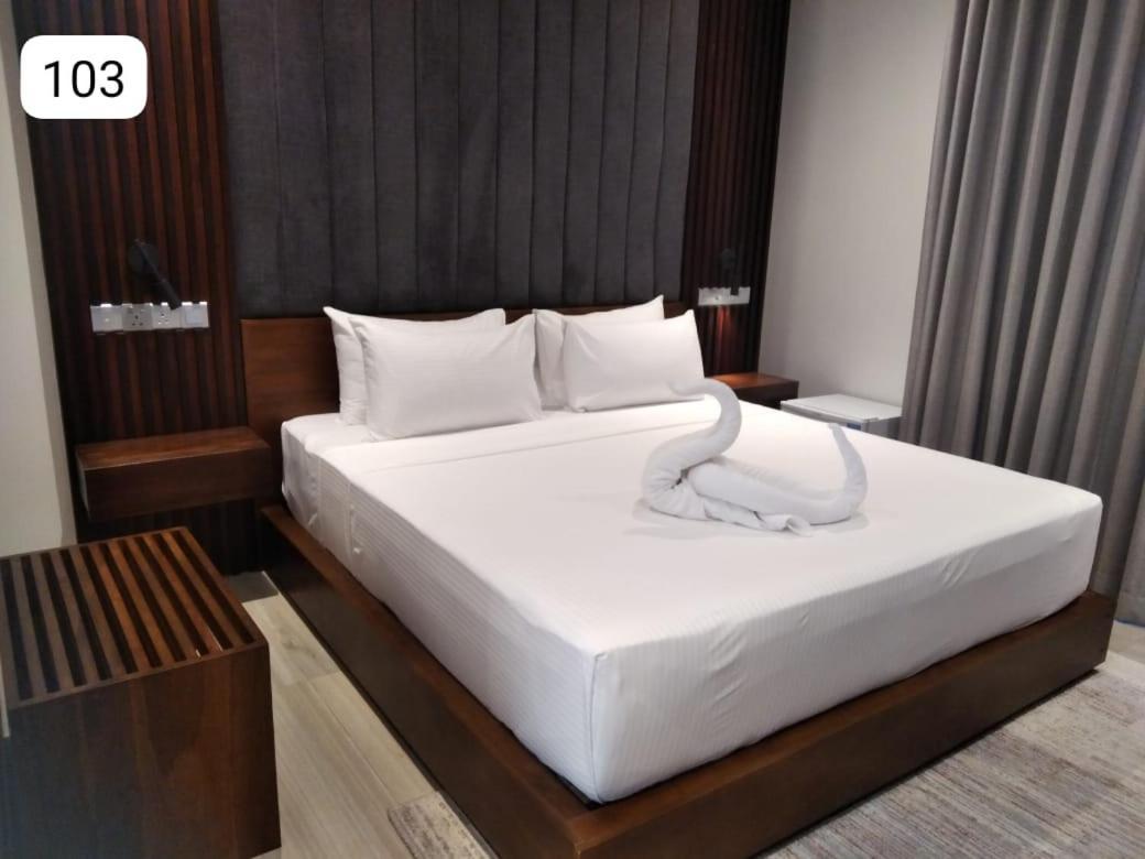 Thimbiri Wewa Resort Wilpattu Esterno foto
